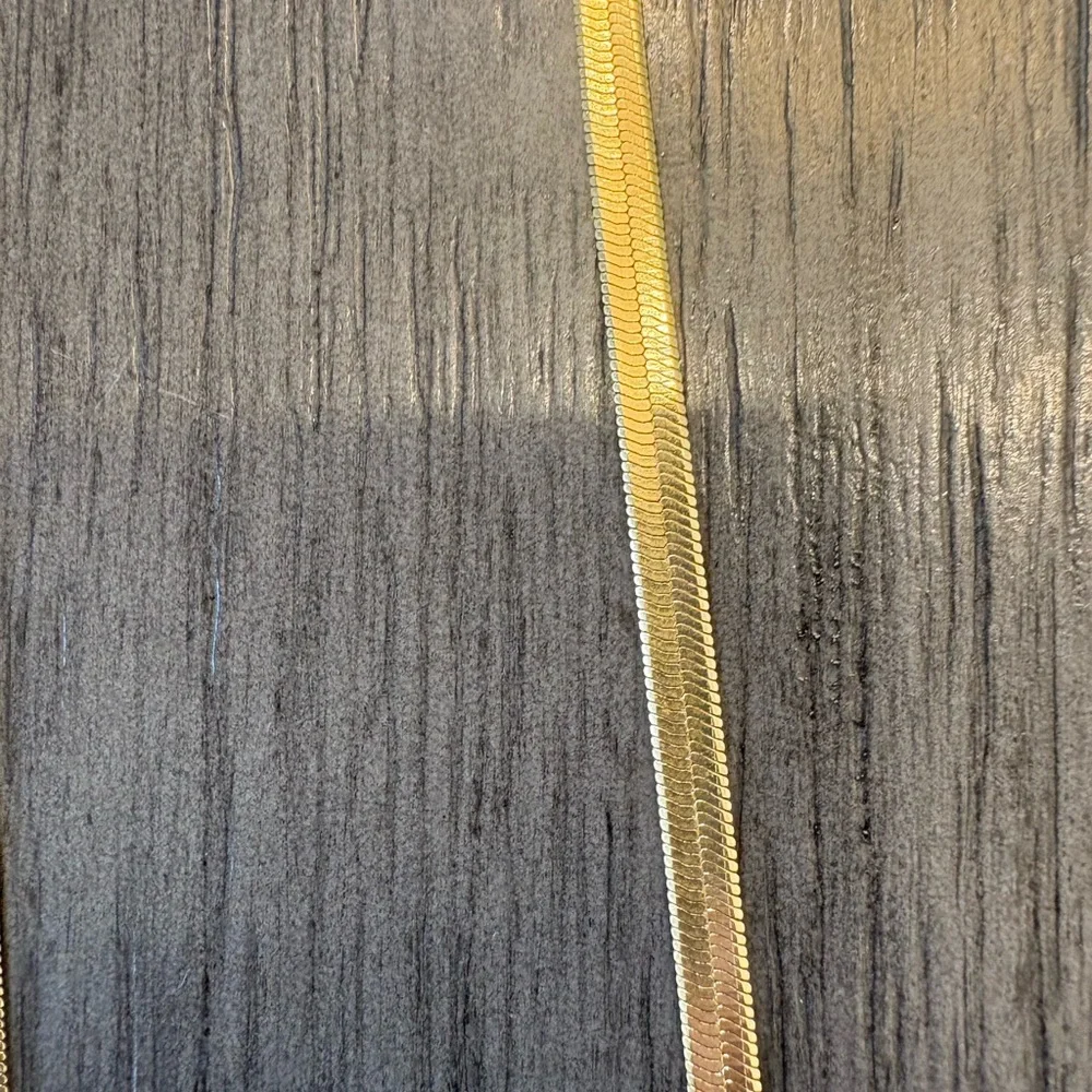 Madewell Herringbone Chain Necklace - Like New - Picture 5 of 5
